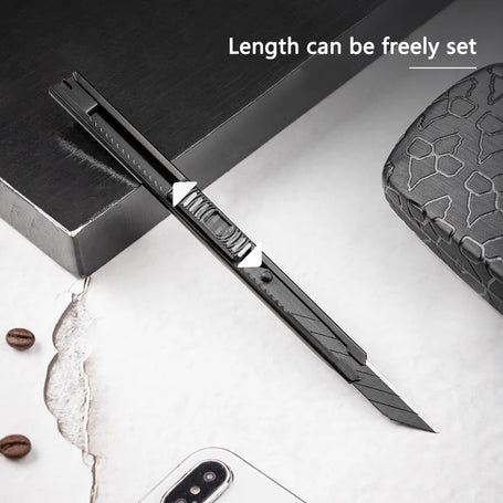 Utility knife with a textured handle 
